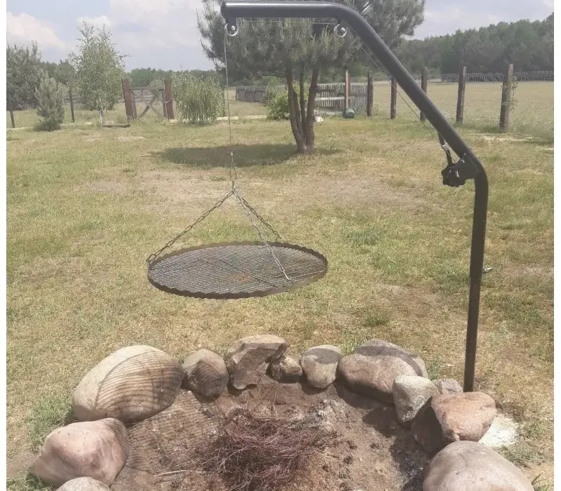 Najlepsze grille na ognisko: bezpieczne gotowanie w plenerze bez przykrych niespodzianek