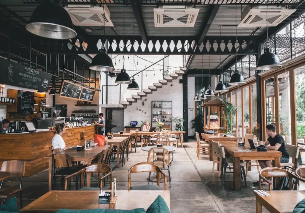 Jak zaplanować kuchnię w restauracji zgodnie z zasadami HACCP