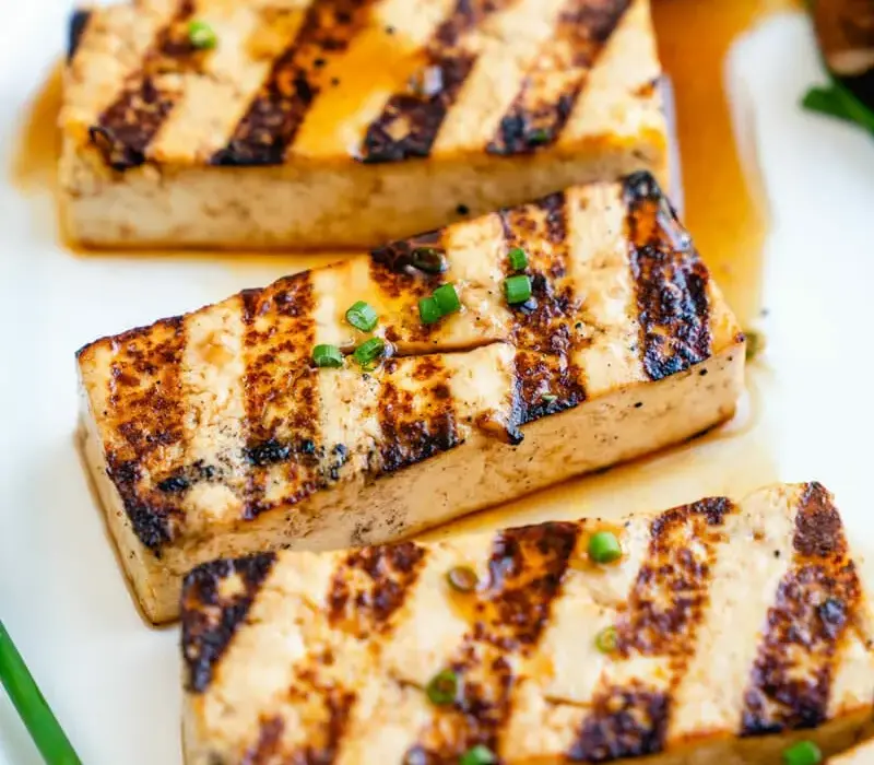Mistrzowski grill z tofu: Chrupiące i soczyste bez wysiłku