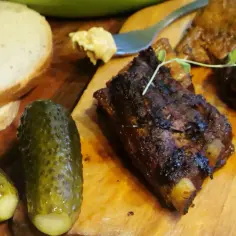 Jak długo piec żeberka w piekarniku - sekret perfekcyjnego smaku i chrupkości